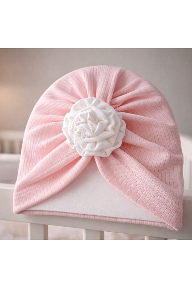 Interlock Hat with Roses in the Middle (0-3 Months)