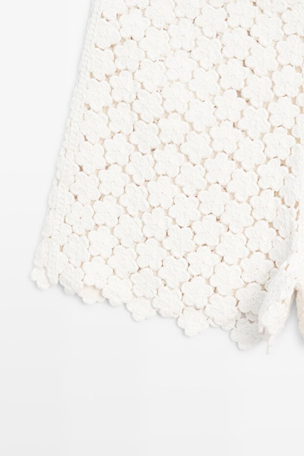 Çiçek detaylı kroşe şort - 7