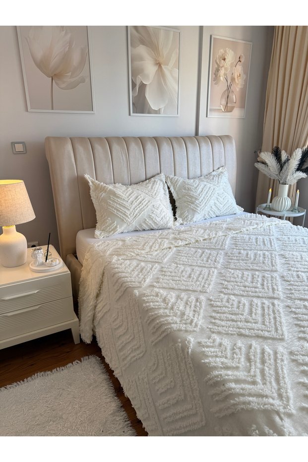 Helen Double Bedspread