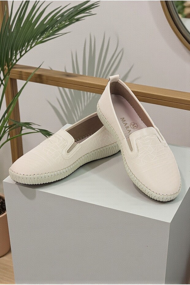 Women's Leather Daily Orthopedic Shoes, Stretchy and Soft Sole Piece Hajj Umrah Shoes - Beige