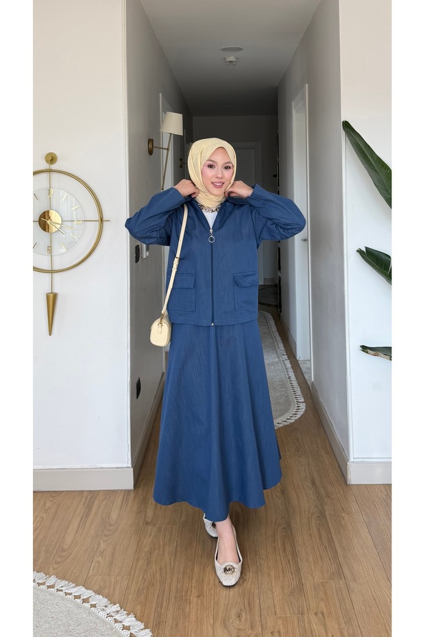 بدلة نسائية من الأسفل إلى الأعلى
