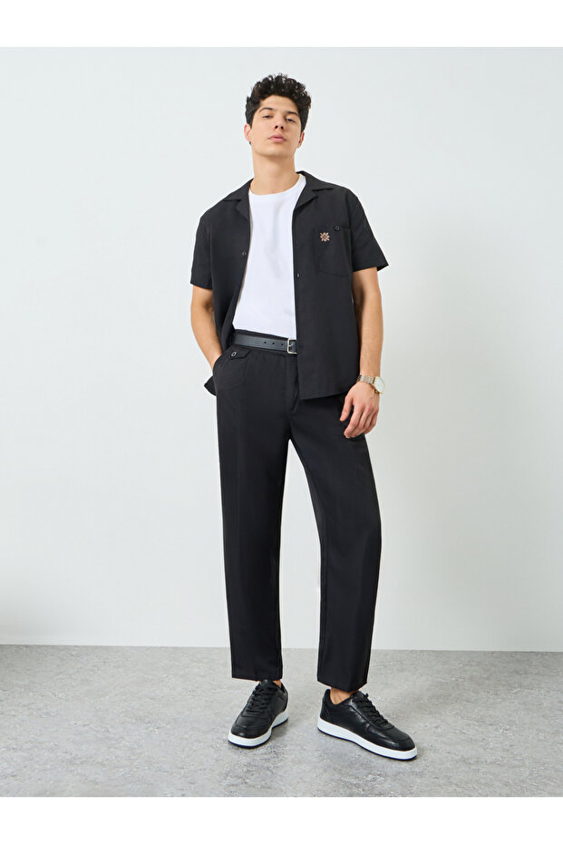 Men Black Slant Pocket Pleated Straight Leg Pants