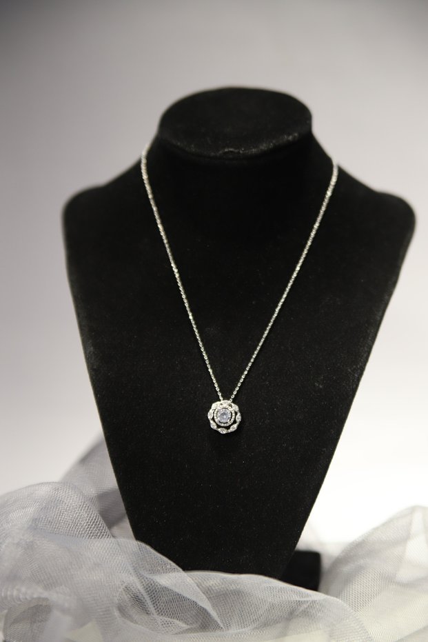 Colier Crystal Bloom – Timeless Sparkle