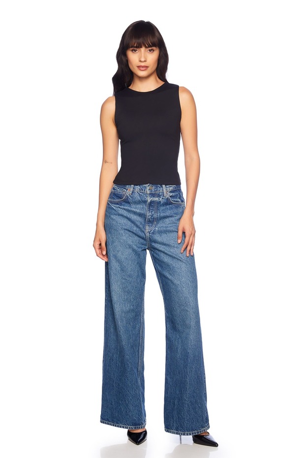 Women's Slim Fit Basic T-Shirt – Double Layered Gathering Black Top