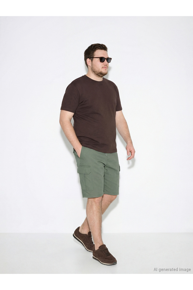 Khaki Standard Fit Men's Gabardine Cargo Shorts