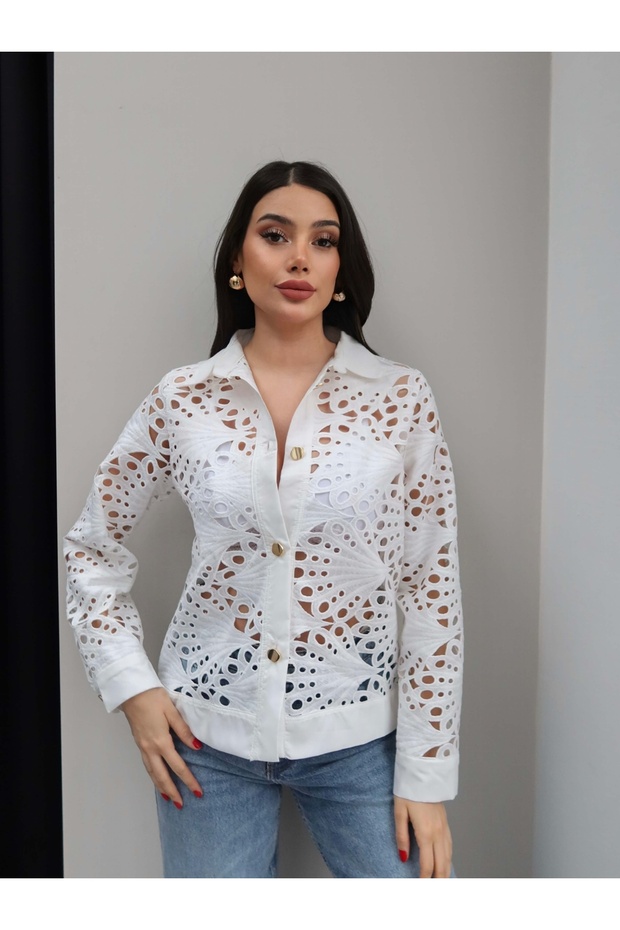 سترة بتصميم تطريز مثقوب قطعة