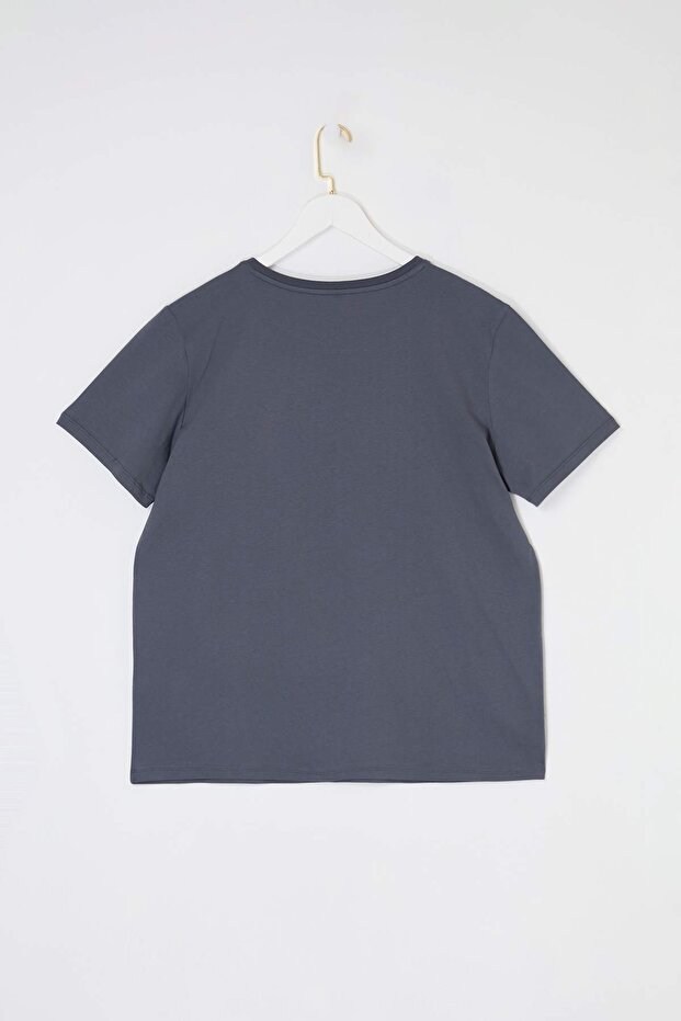 Füme Geniş Kalıp Nakış Detaylı Örme Büyük Beden T-Shirt TBBSS22BF00002 - 3