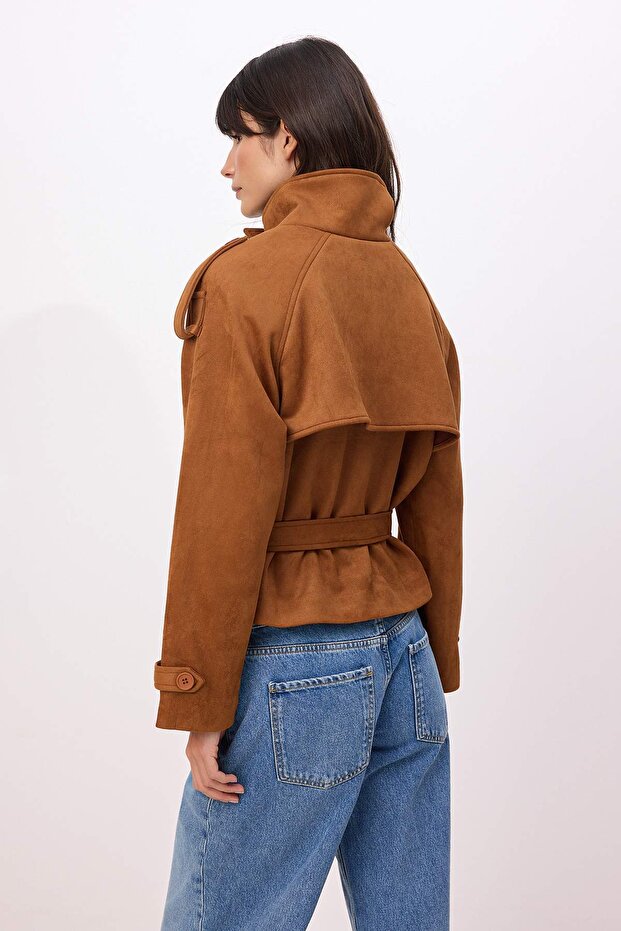 Camel Regular Dik Yaka Kemerli Kısa Süet Trençkot TWOSS26TR00009 - 4