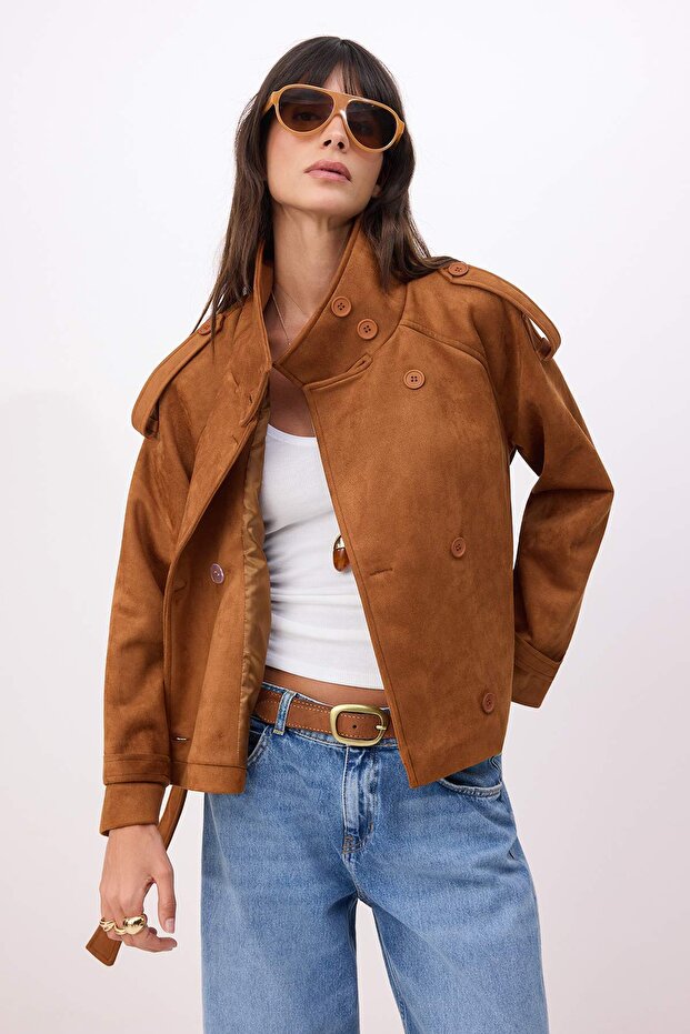 Camel Regular Dik Yaka Kemerli Kısa Süet Trençkot TWOSS26TR00009 - 2