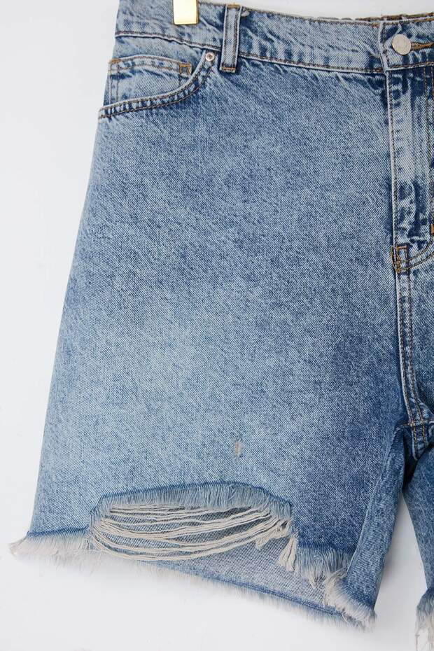 Mavi Yırtıklı Lastikli Yüksek Bel Mini %100 Pamuk Non-Stretch Büyük Beden Denim Şort TBBSS26AP00024 - 6