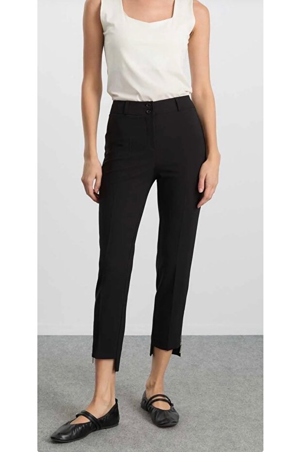 Women's Zippered Narrow Leg Belt Pack Fabric Trousers Black