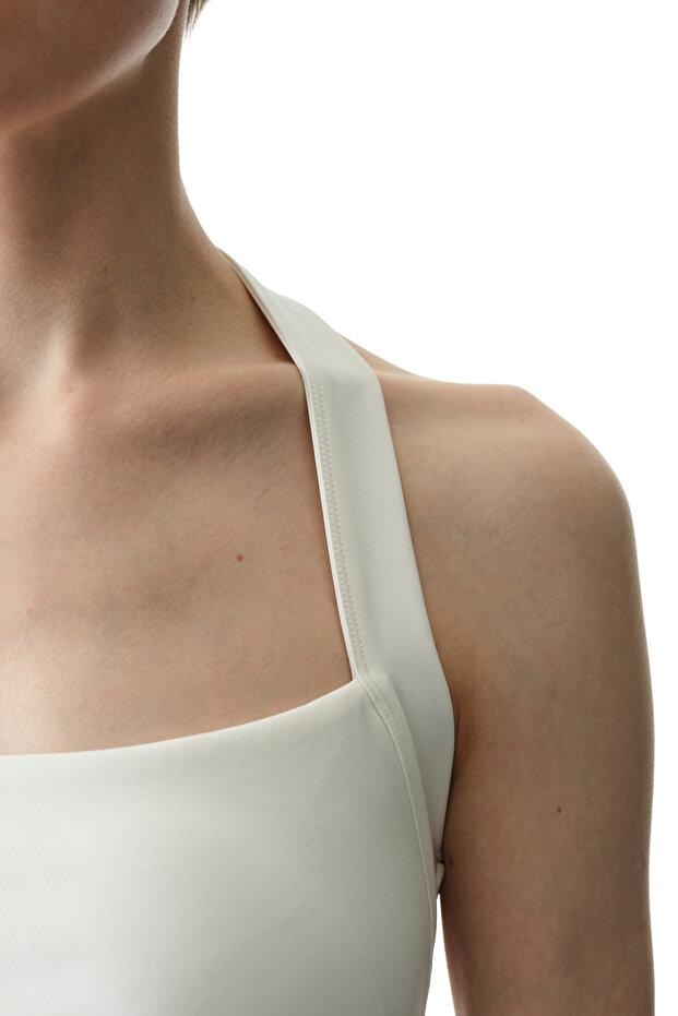 Top alb cu gât Halter - 3