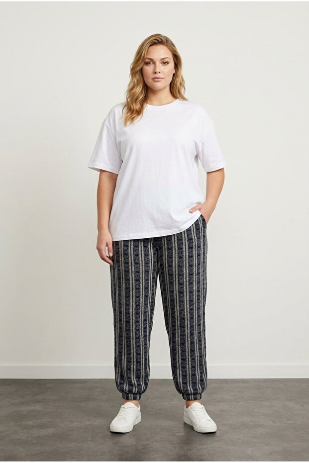 Plus Size Elastic Waist and Leg Striped Pocket Trousers 89-71