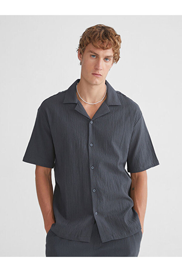 Comfortable Fit Short Sleeve Men's Textured Shirt