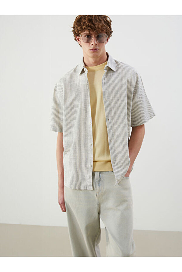 Comfortable Fit Short Sleeve Striped Men's Shirt