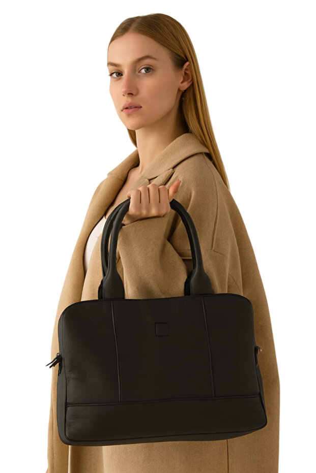 Women's Shoulder Bag Large Wide Volume Stylish Daily Bag Leather Documents Clutch Bag Black