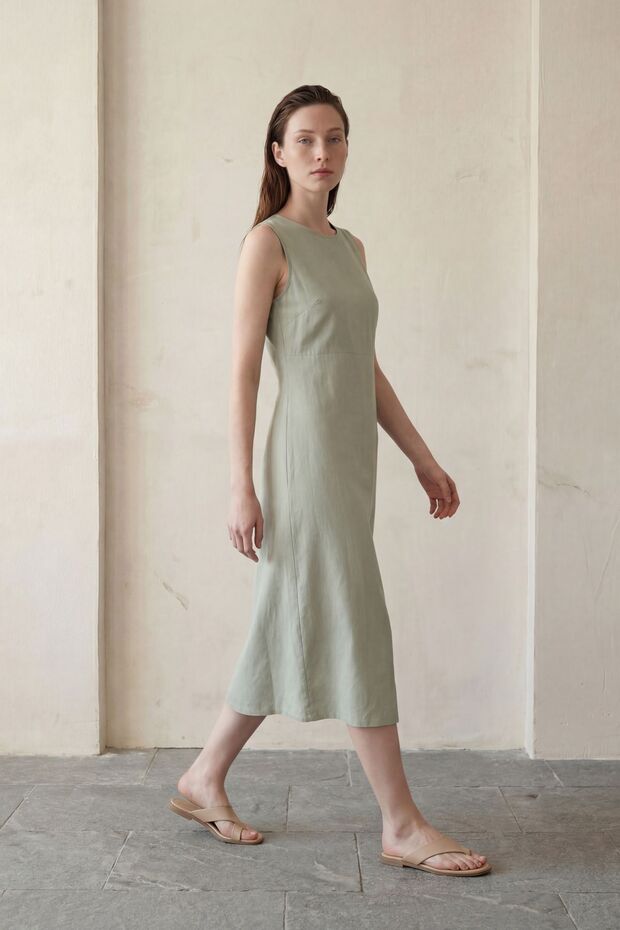 My Fashion Sleeveless U-Neck and Low-Cut Maxi Dress