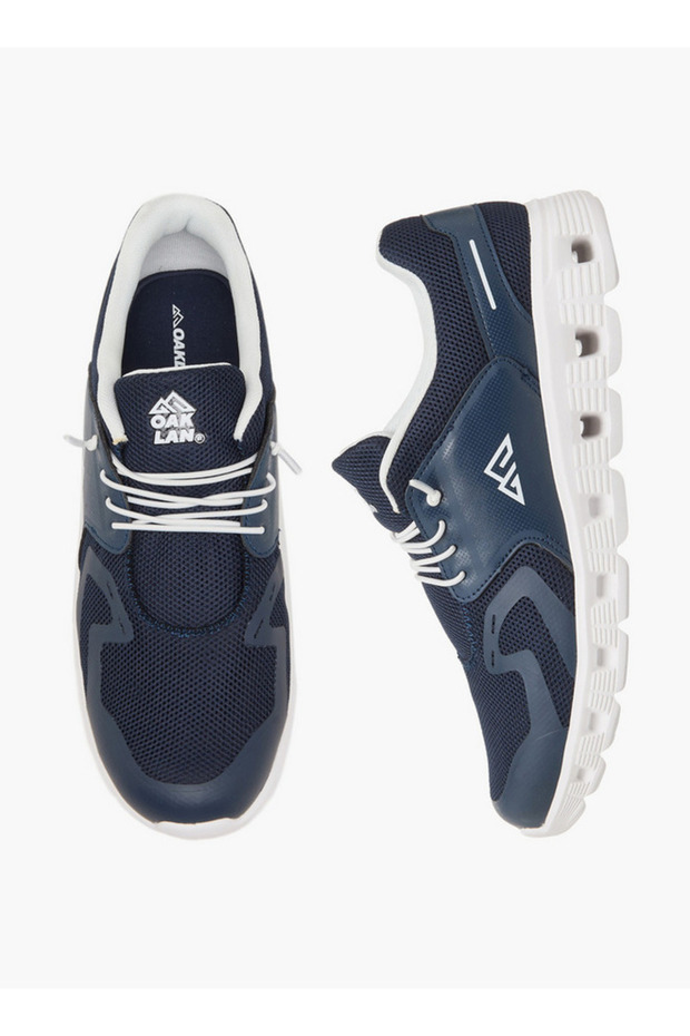 Men Lace-Up Sports Shoes