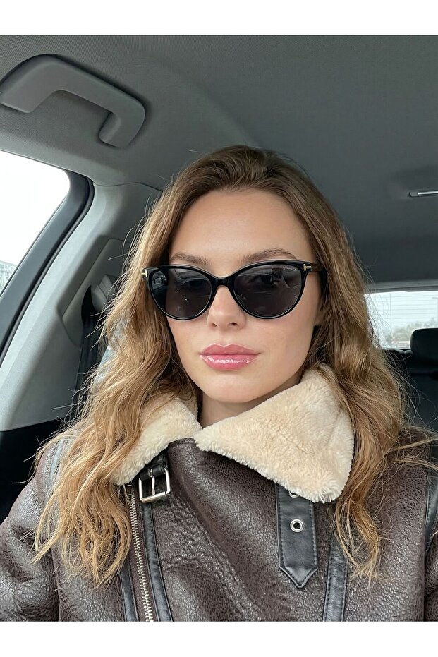 Catte Black Cat Eye Sunglasses with t Gold Accessories