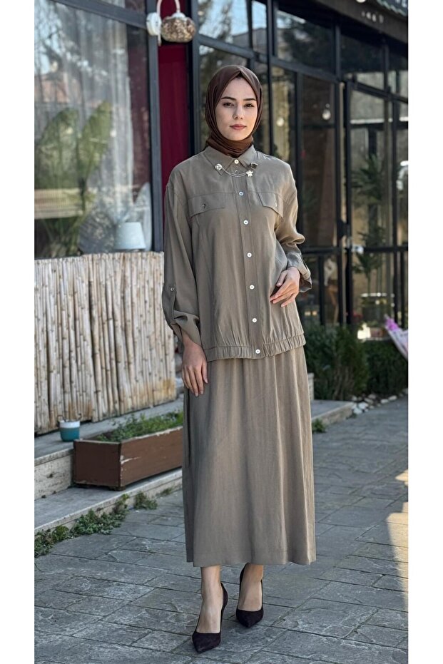 26465 Button Detailed Skirt Suit
