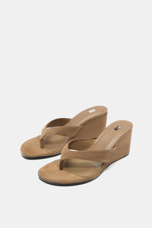 Dolgu topuklu sandalet - 4