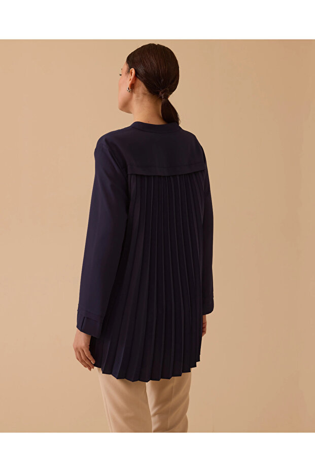 Arka Pliseli Hakim Yaka Gömlek - 3