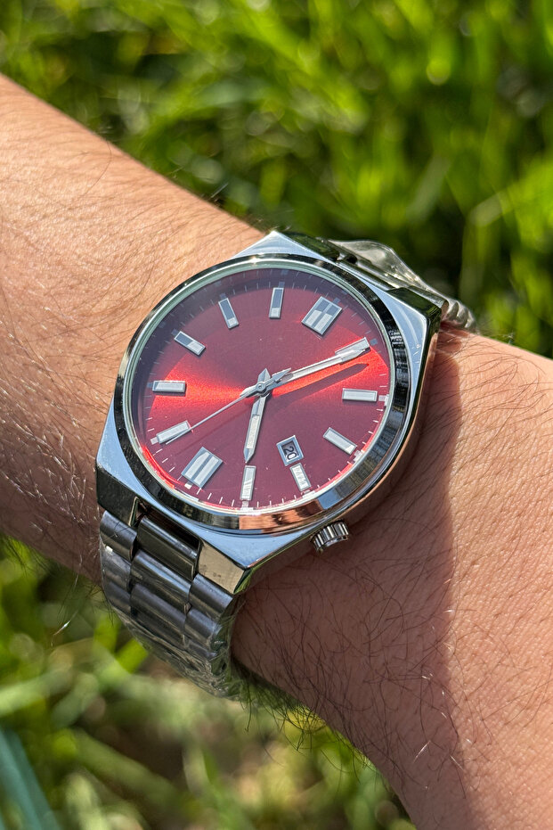 Men's Metal Cord Red Dial Premium Design Calendar Wrist Watch