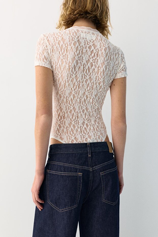 Kısa kollu dantel body - 5