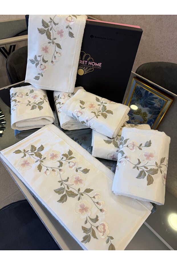 1 Piece of 100% Bamboo 3-Dimensional Embroidered Towel - Premium Box if Minimum 6 Pieces - 50X90 cm