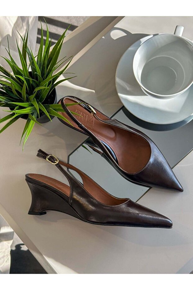 Coffee Wrinkled Leather (Devin) Adjustable Buckle Women's Heeled Shoes