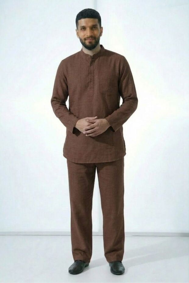 Brown Wide Fit 100% Cotton Muslin Men's Hajj and Umrah Set - Elegant Collar, Long Sleeves, Comfortable