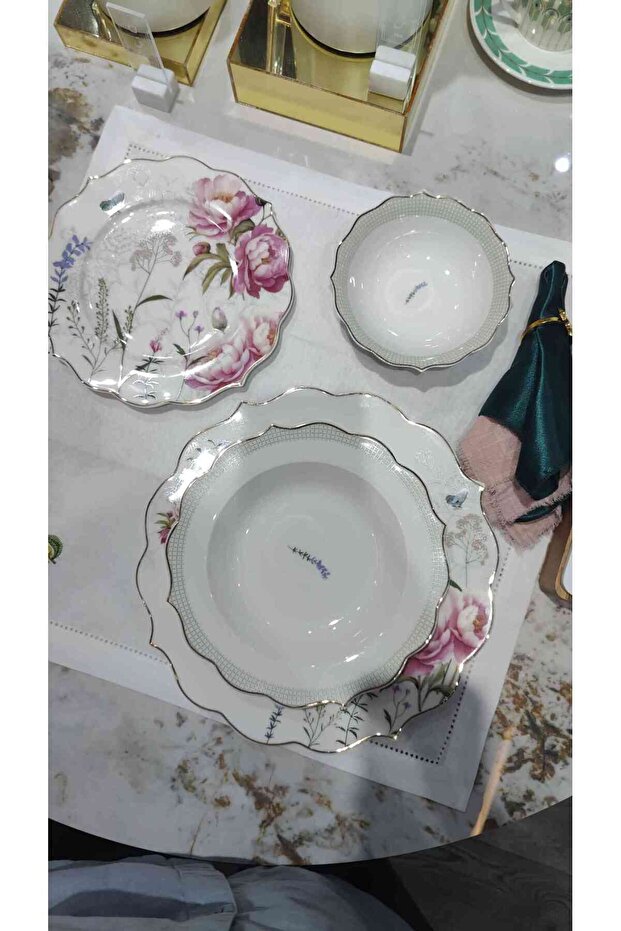 Dinner set