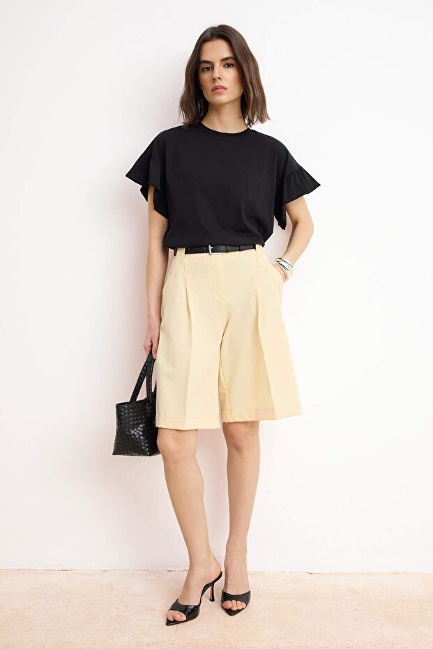Siyah %100 Pamuk Fırfır Detaylı Basic Bisiklet Yaka Örme T-Shirt TWOSS22TS2429 - 2