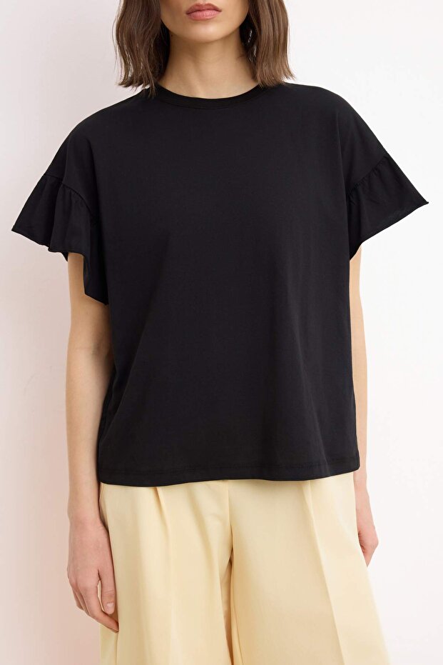 Siyah %100 Pamuk Fırfır Detaylı Basic Bisiklet Yaka Örme T-Shirt TWOSS22TS2429 - 4