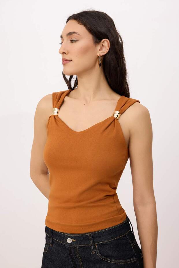 Kiremit Fitted/Vücuda Oturan V Yaka Aksesuar Detaylı Yumuşak Örme Bluz TWOSS26BZ00050 - 2