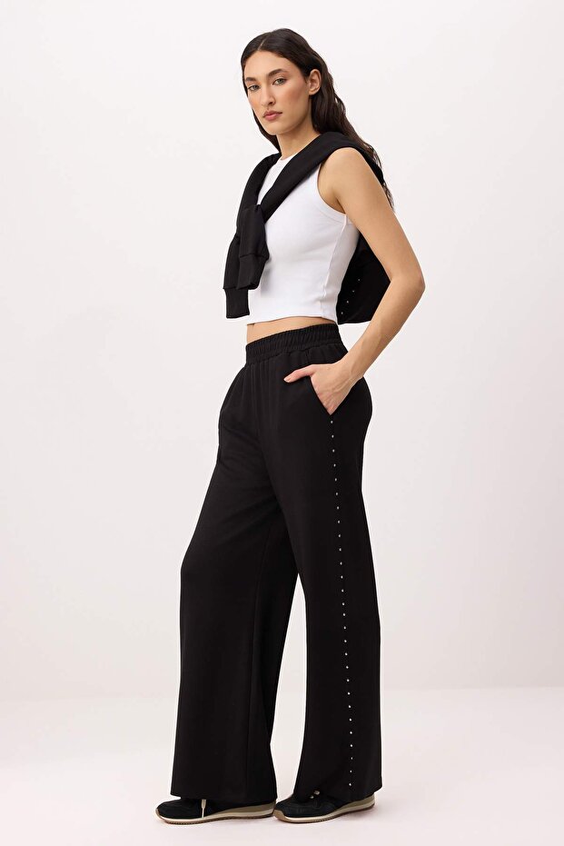 Siyah Wide Leg/Geniş Paça Normal Bel Aksesuar Detaylı Esnek Örme Eşofman Altı TWOSS26EA00001