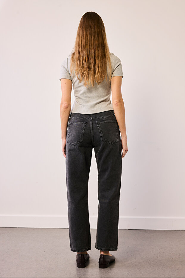 Straight Fit Jean - 3