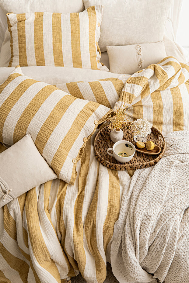 Lova Mustard Bedding Set