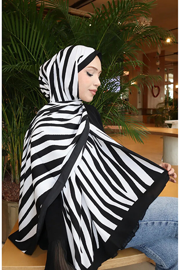 شال كابري منقوش 70354-01 أسود إكرو