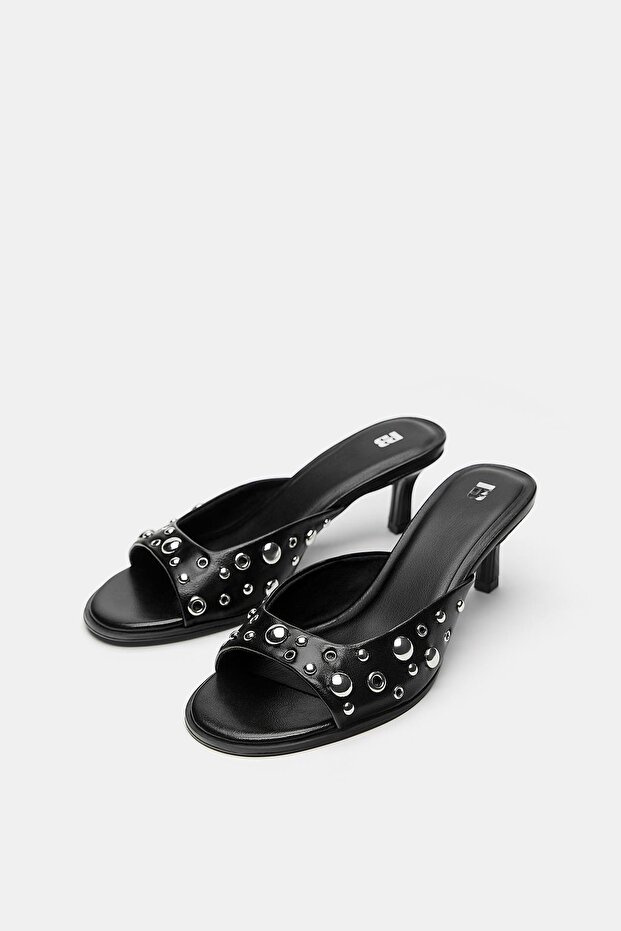 Zımbalı topuklu sandalet - 4