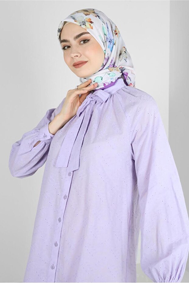 وشاح منقوش بزهرة ألفينا 8237
