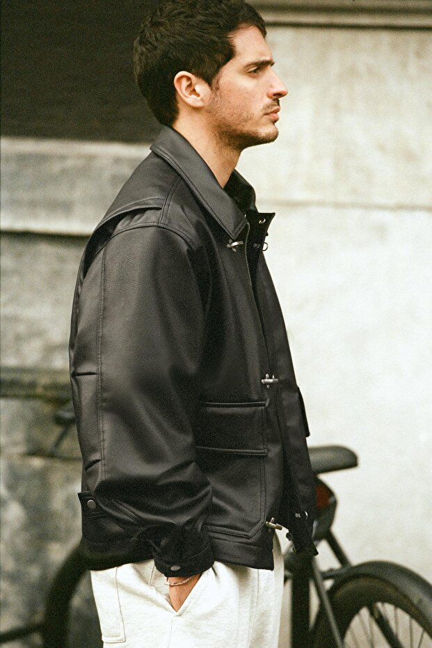 Süslü düğmeli suni deri ceket - 3