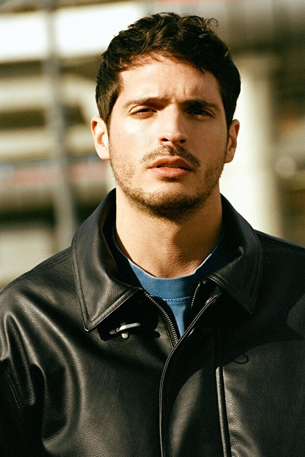 Süslü düğmeli suni deri ceket - 5