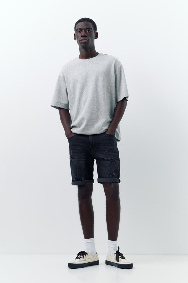 Distressed denim bermuda