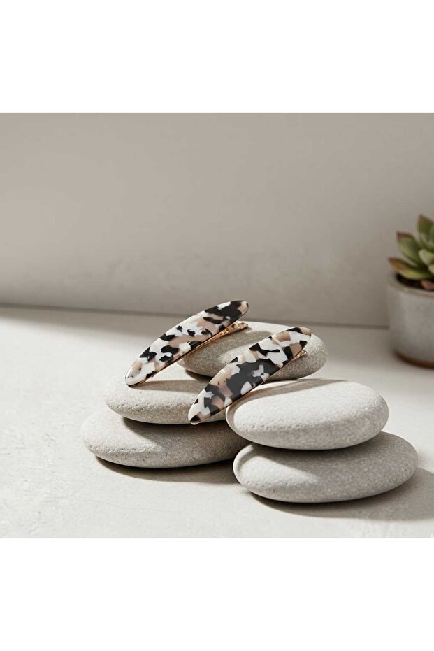 مجموعة من قطعتين مشبك بسيط بتصميم رخامي باللونين الأسود والأبيض - 6 سم