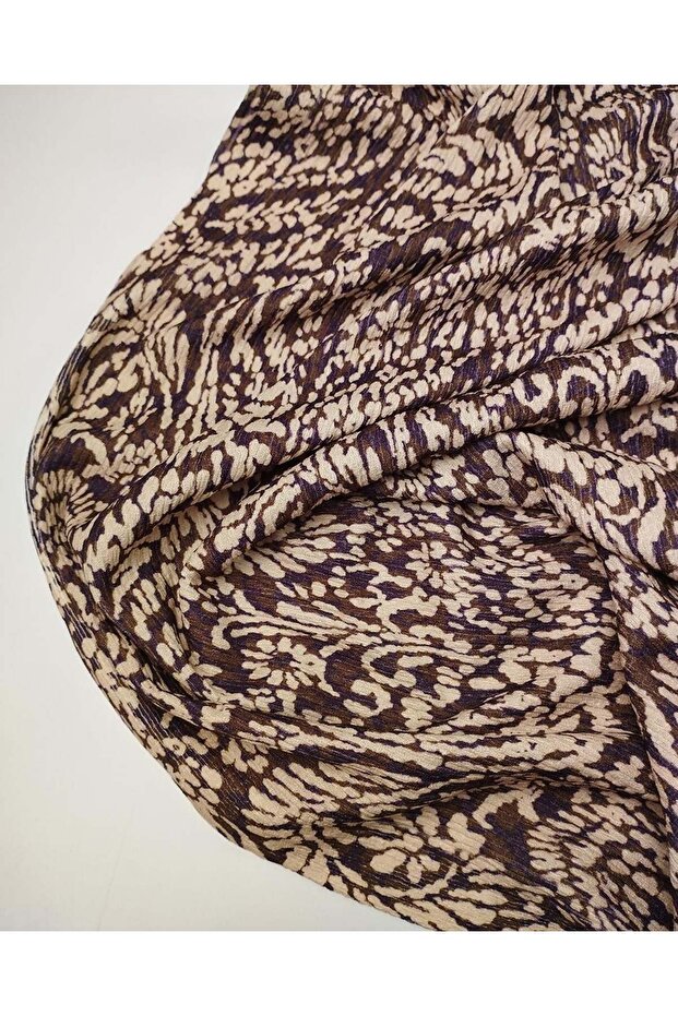 Crinkled Jersey Fabric in Burgundy and Beige Colors (Width 140 cm X Length 225 cm)