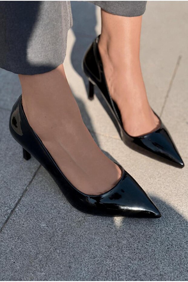 Delvion Stiletto Black Patent Leather