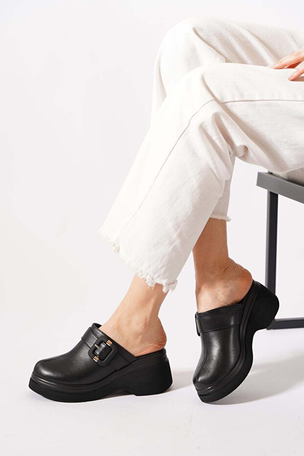 Berus Genuine Leather Side Buckle Closed Women's Slippers Black Skin