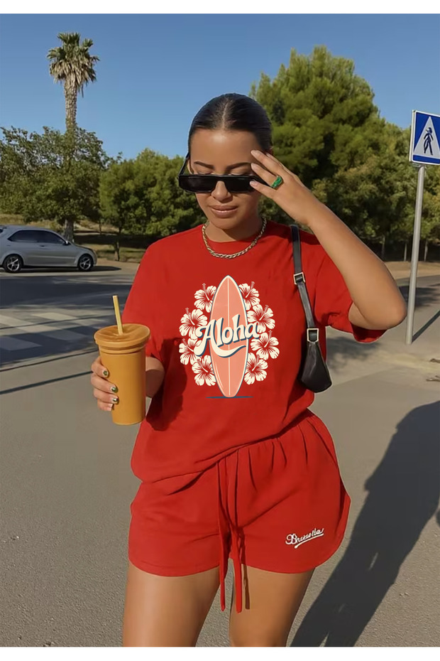 تي شيرت ALOHA مطبوع بياقة دائرية وأكمام قصيرة للجنسين