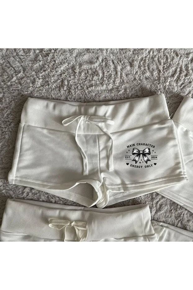 شورت صغير مطبوع عليه شعار Ophella West Coast